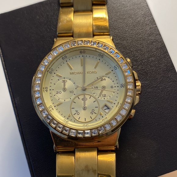 Michael Kors Dylan Gold Ladies Watch - Picture 5 of 8